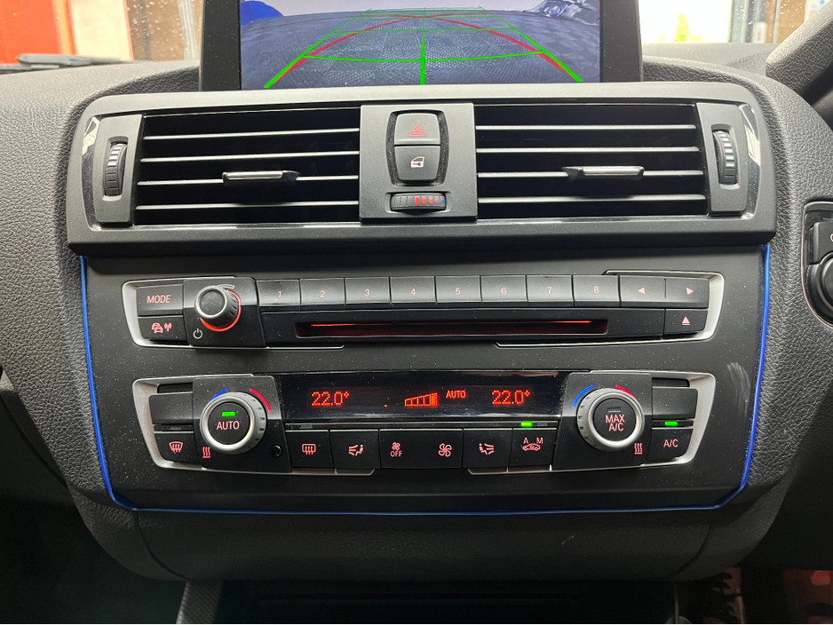 2015 BMW 1 Series - image 17