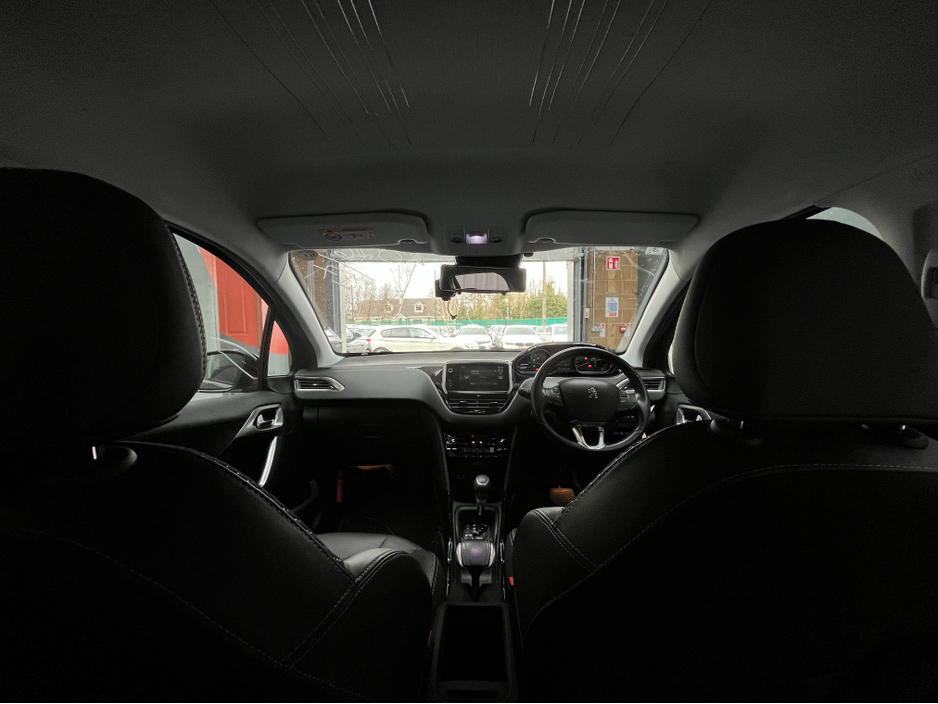 2017 Peugeot 2008 - image 12