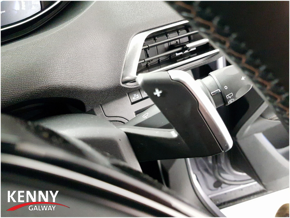 2024 Peugeot 5008 - image 28