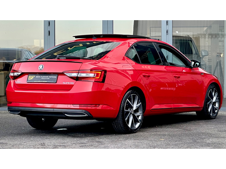 2017 Skoda Superb - image 6