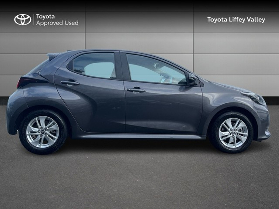 2024 Toyota Yaris YARIS HYBRID 1.5 LUNA €25,950