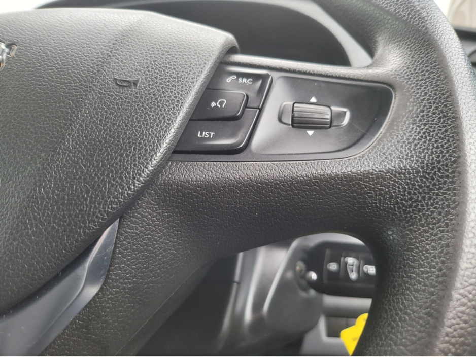 2021 Peugeot Expert - image 14