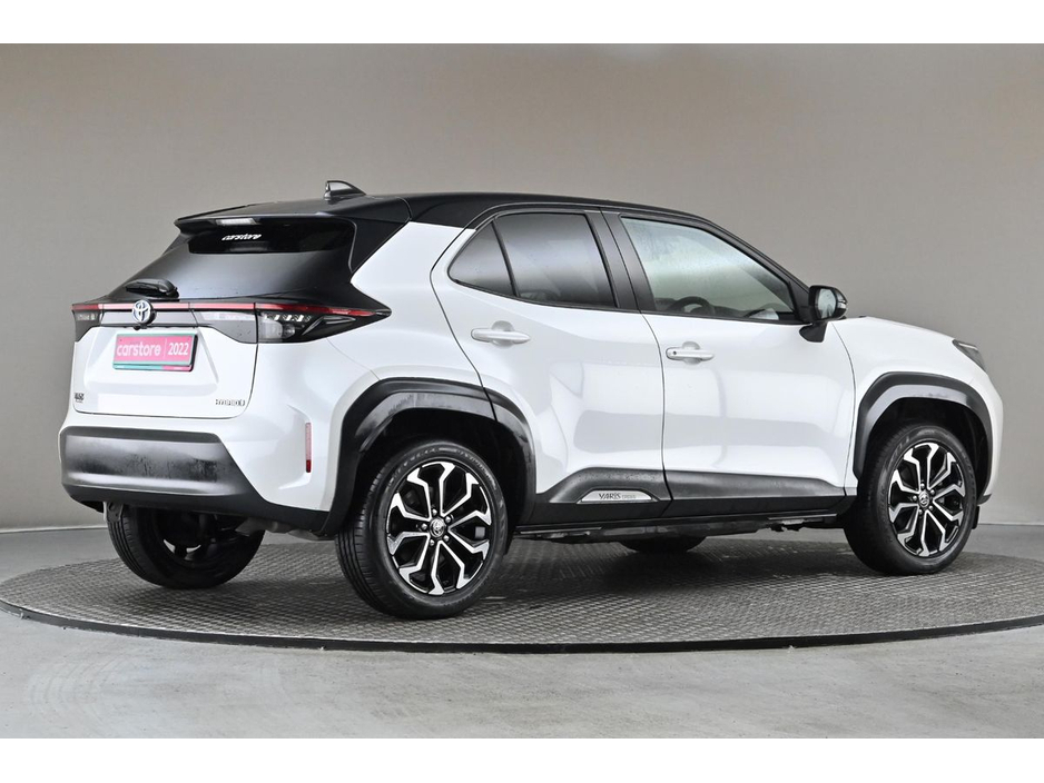 2022 Toyota Yaris Cross - image 10