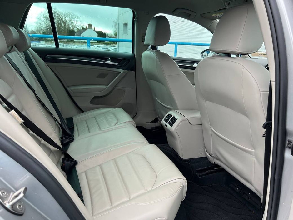 2016 Volkswagen Golf HIGHLINE 1.4 TSI AUTO * BIG SPEC * // FULL SERVICE HISTORY // LEATHER INTERIOR // APPLE CARPLAY/ANDROID AUTO €16,900