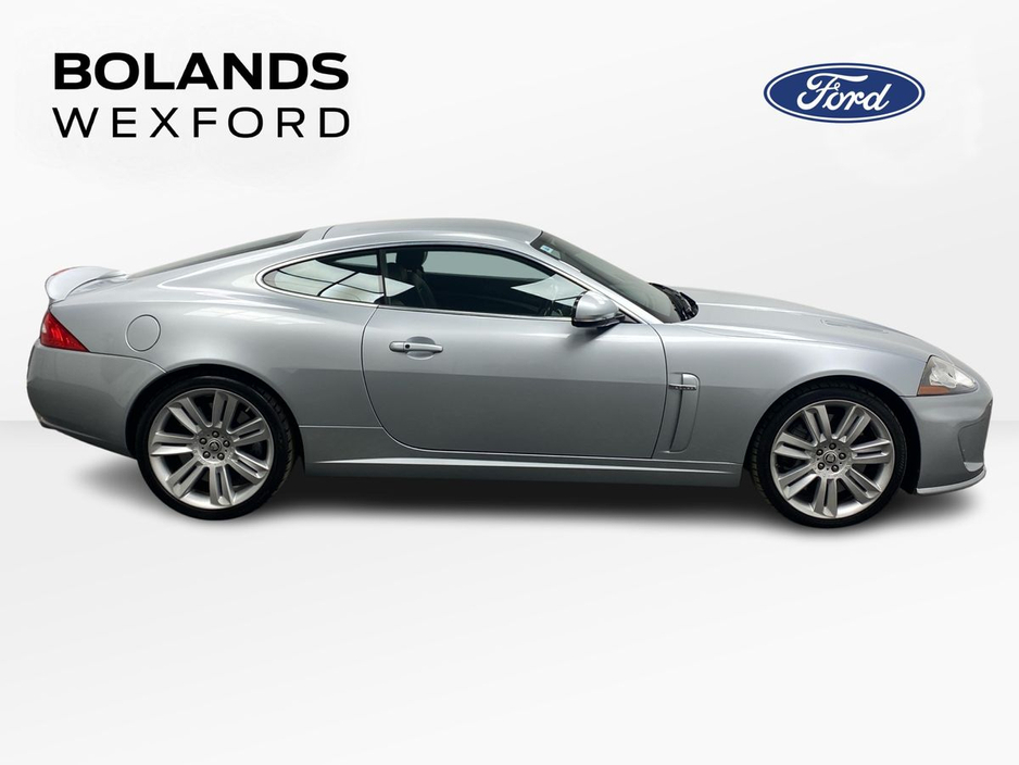 2010 Jaguar XKR - image 4