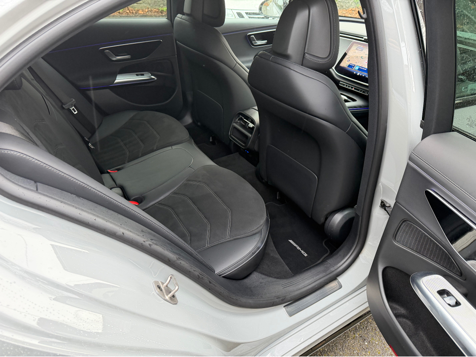 2024 Mercedes-Benz E Class STUNNING LOOKING URBAN EDITION HYBRID PHEV//STUNNING IN ALPINE GREY//VERY LOW MILEAGE//SIMI AND AA DEALER €66,950