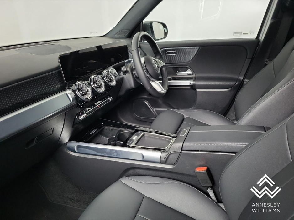 2025 Mercedes-Benz EQB - image 13