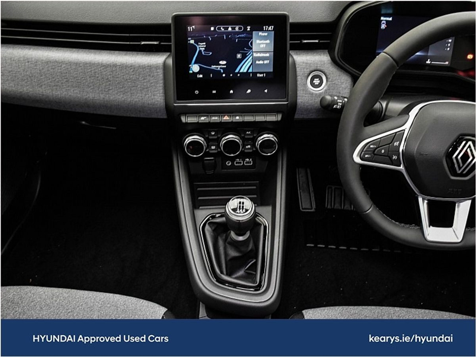 2025 Renault Clio - image 12