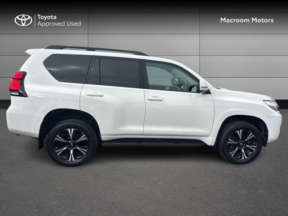 2024 Toyota Landcruiser - image 3