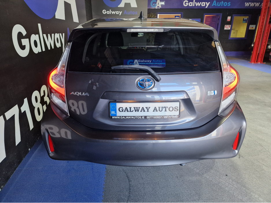 2018 Toyota Aqua - image 8