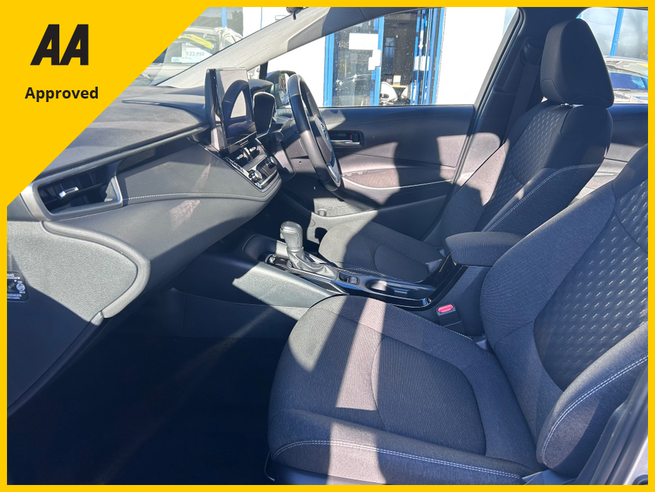 2023 Toyota Corolla - image 5