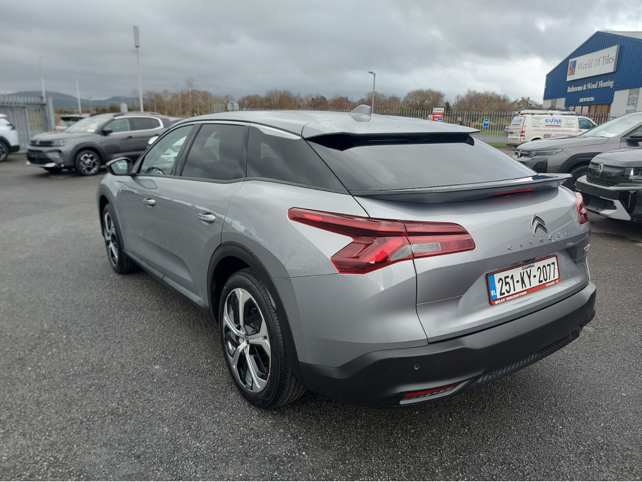 2025 Citroen C5X - image 9