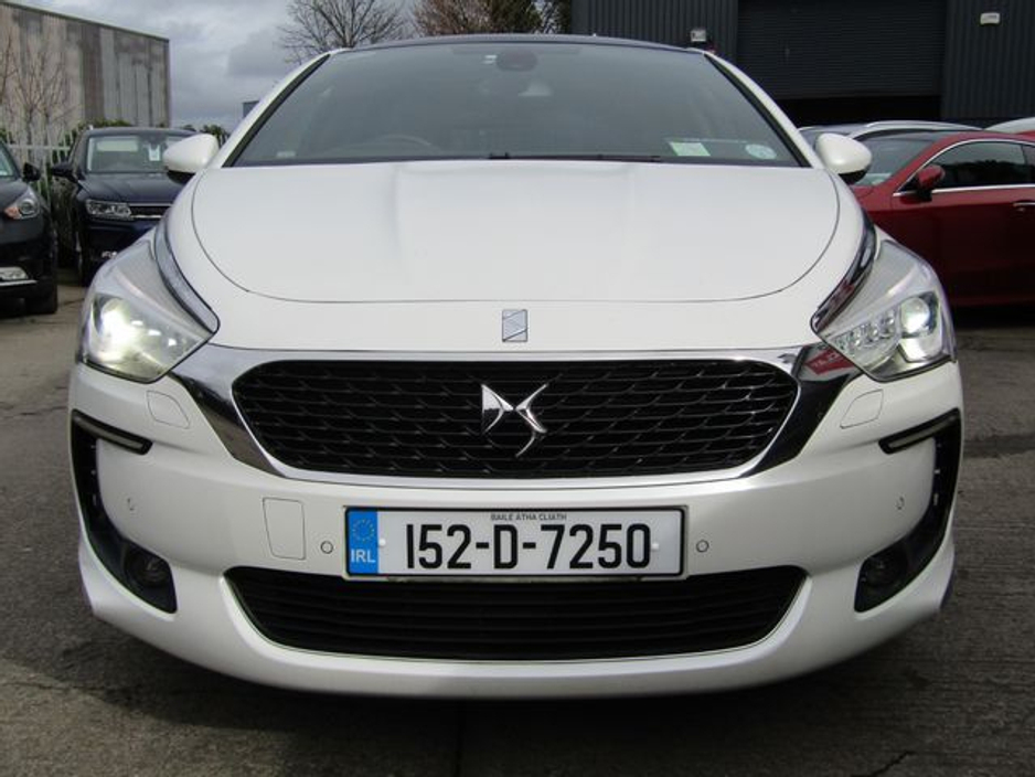 2015 DS Automobiles DS 5 - image 2