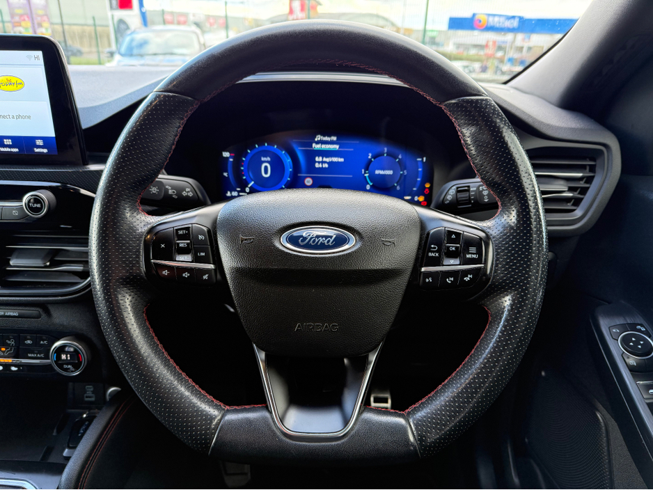 2020 Ford Kuga - image 9