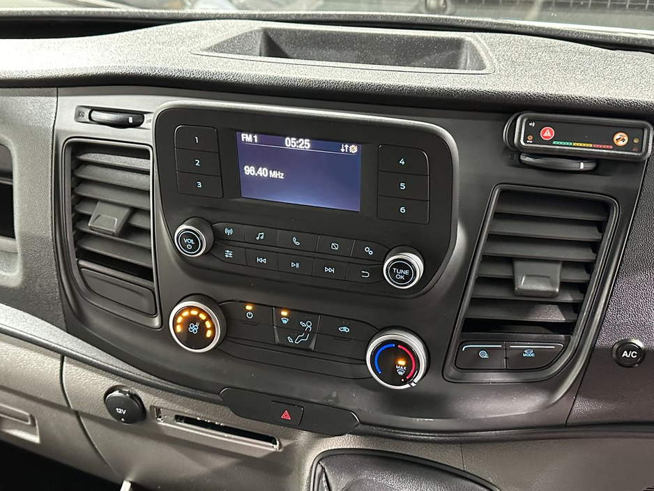 2022 Ford Transit - image 18