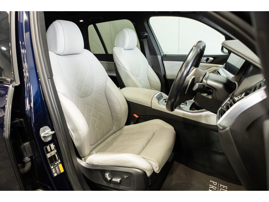 2023 BMW X5 - image 10