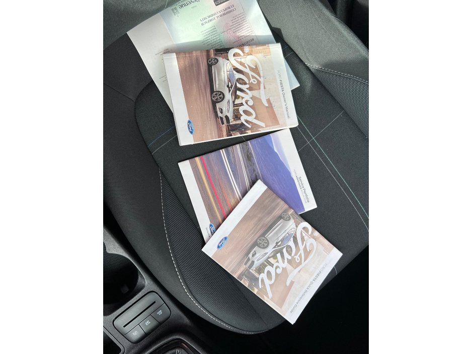 2018 Ford Fiesta - image 24