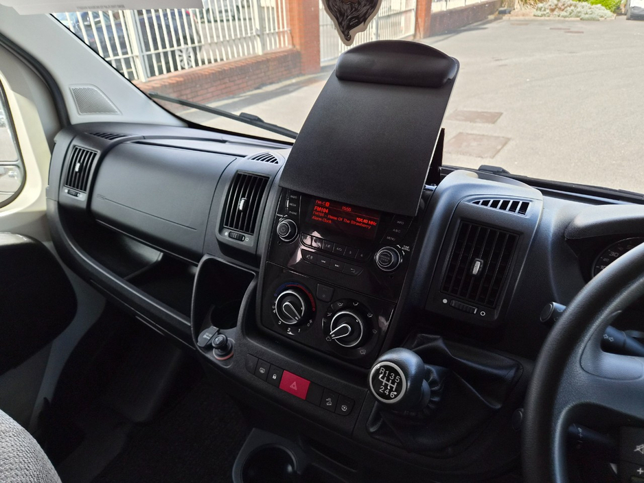 2015 Auto-Trail F-Line - image 15