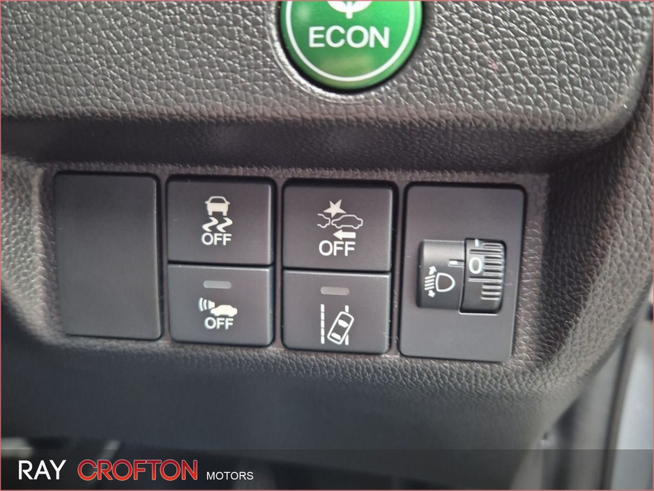 2017 Honda Fit FIT DAA-GP5 HYBRID 5DR AUTO