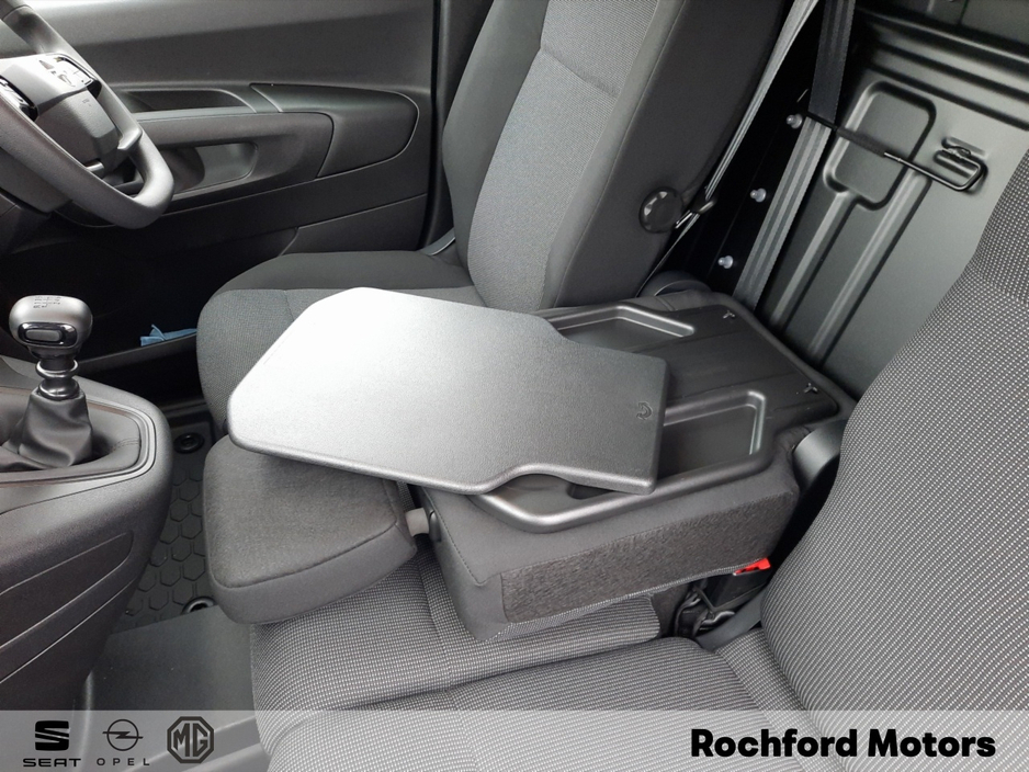 2026 Opel Combo L1H1 Komfort 1.5D 100HP €21,600