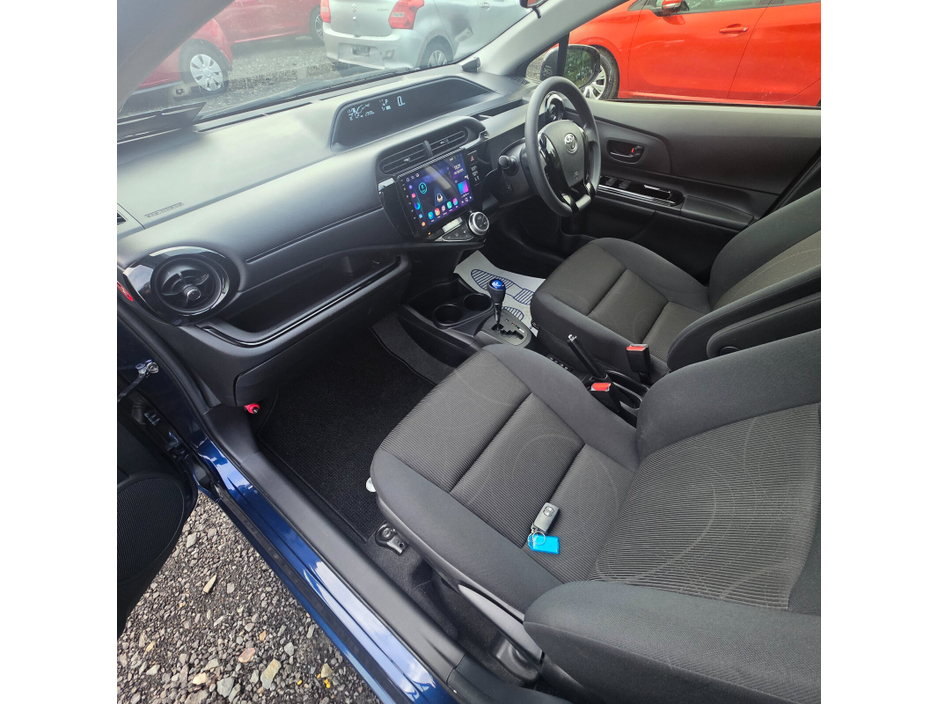 2016 Toyota Aqua 1.8 Hybrid €11,450