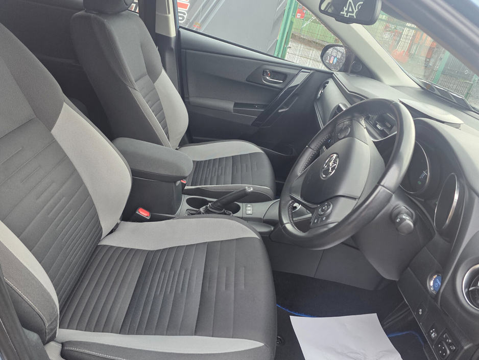 2017 Toyota Auris Hybrid Sol Touring Sports €16,950