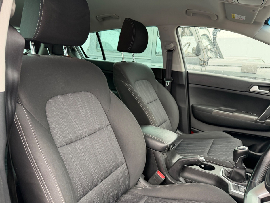 2021 Kia Sportage - image 9