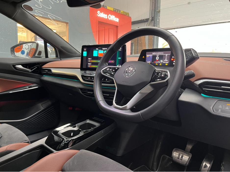 2023 Volkswagen ID.4 - image 9