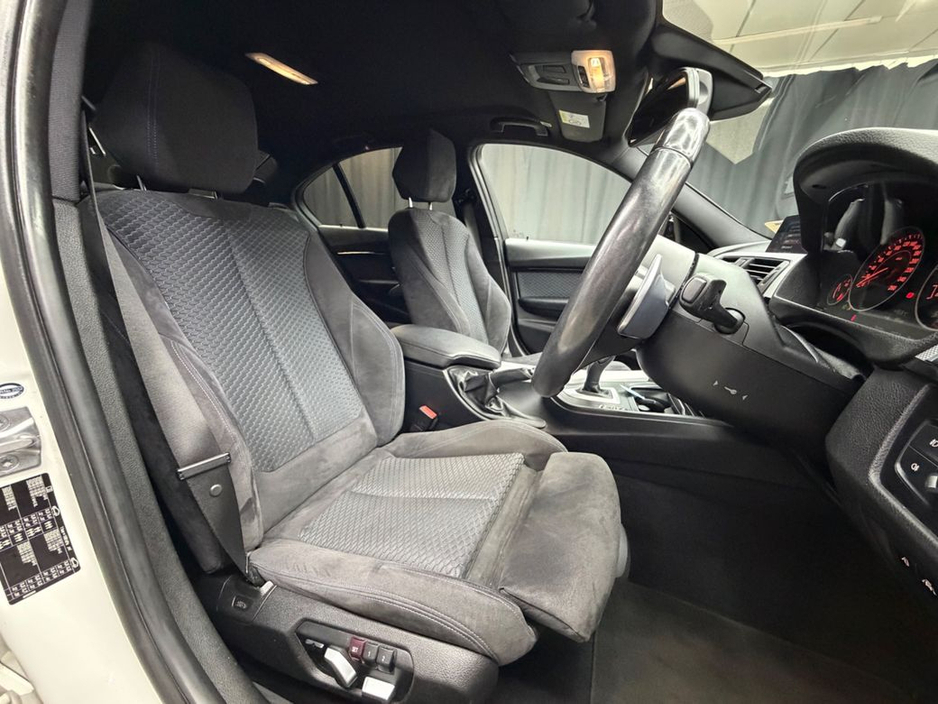 2017 BMW 3 Series - image 22