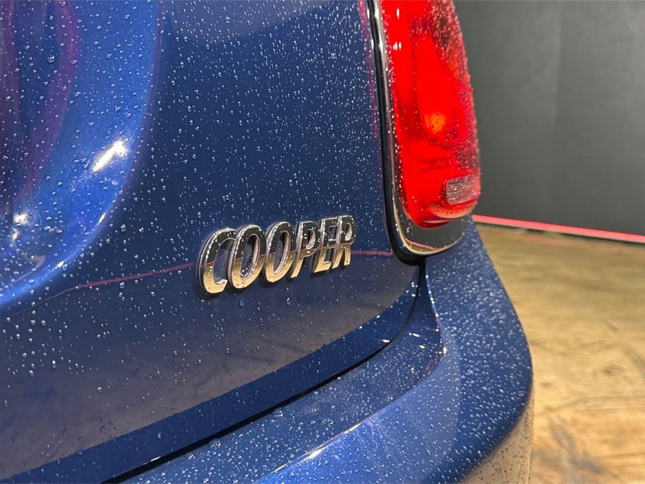 2017 MINI Cooper 1.5 AUTOMATIC - BLUE 2 TONE - FACTORY ALLOY WHEELS - REAR CAMERA €14,950