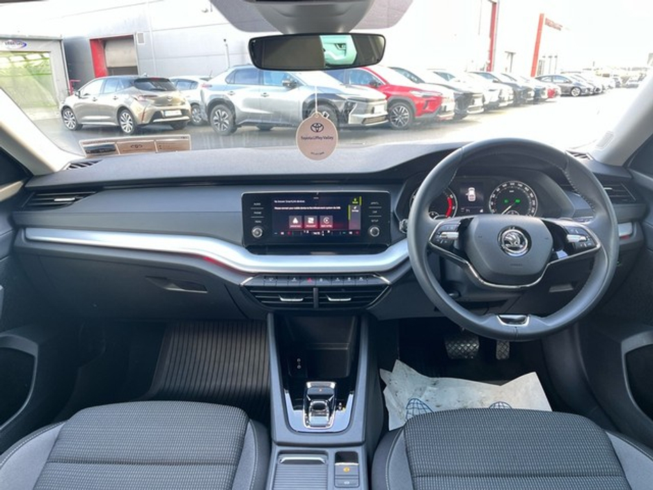 2023 Skoda Octavia - image 8