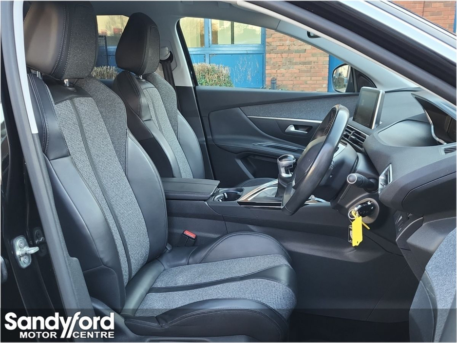 2018 Peugeot 3008 - image 10