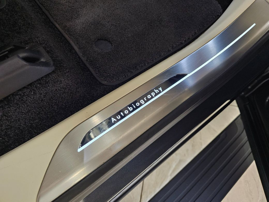 2025 Land Rover Range Rover - image 12