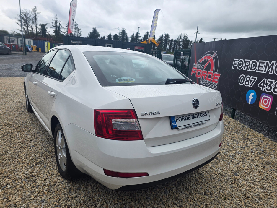 2016 Skoda Octavia - image 3