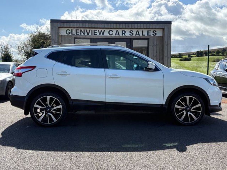 2014 Nissan Qashqai - image 5