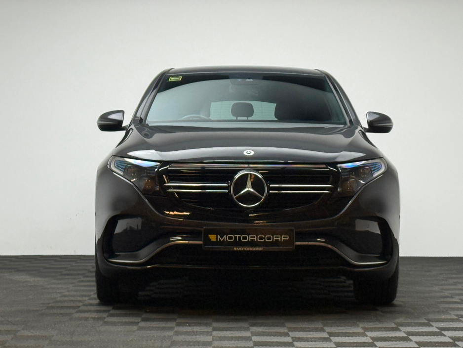 2021 Mercedes-Benz EQC - image 2