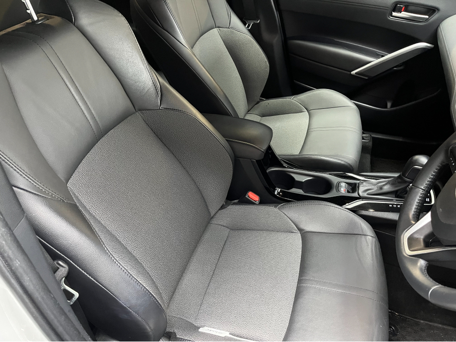 2024 Toyota Corolla - image 13