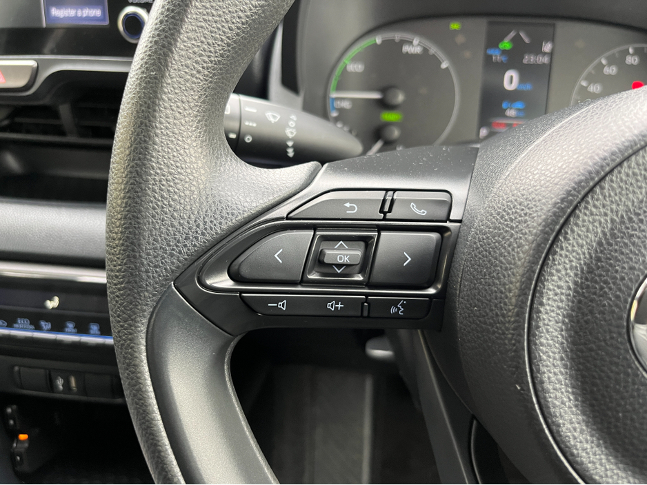 2021 Toyota Yaris - image 19