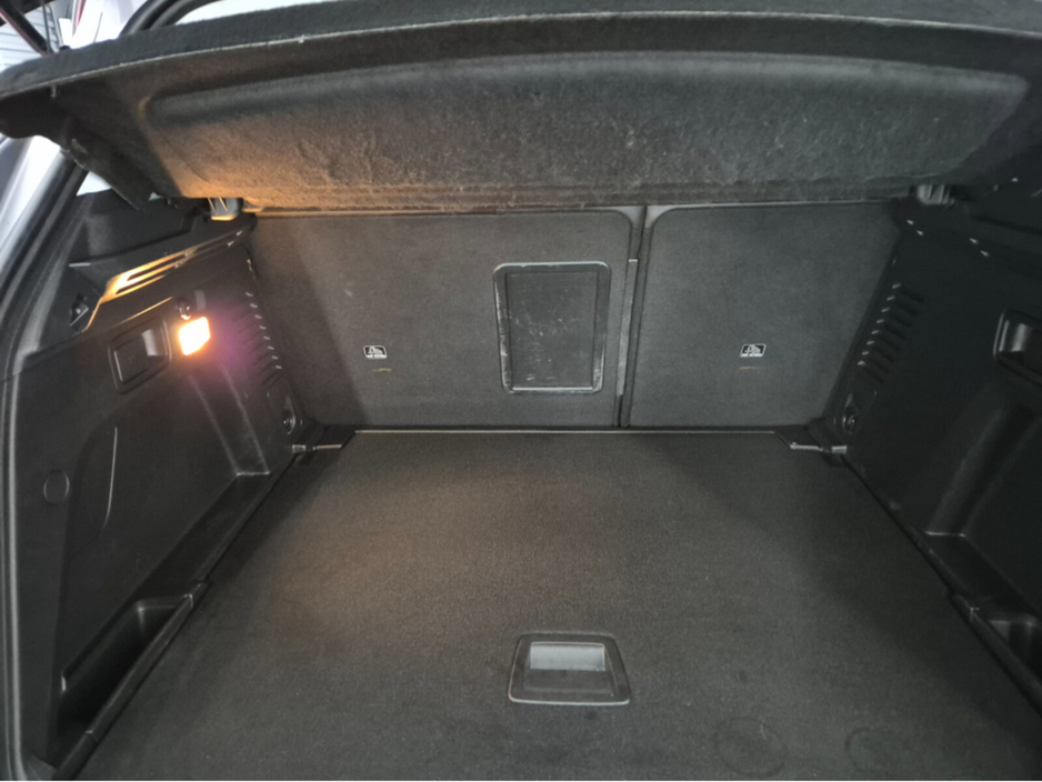 2020 Peugeot 3008 - image 9