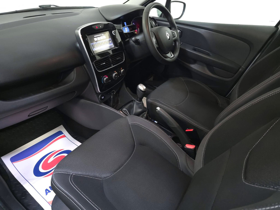 2017 Renault Clio  €10,950