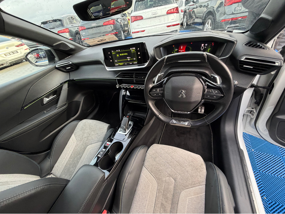 2020 Peugeot 208 - image 17