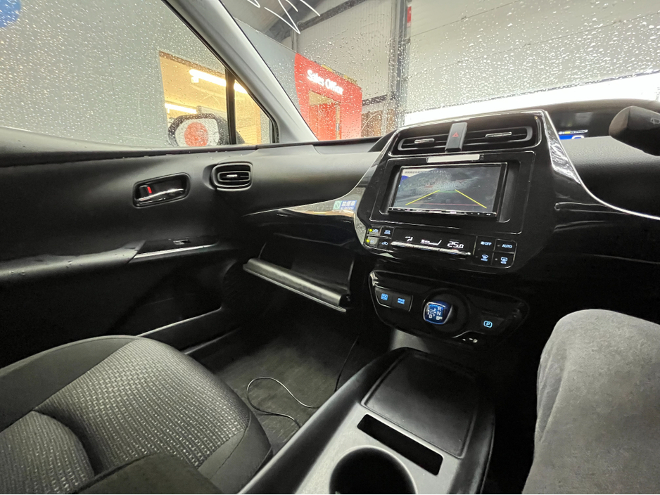 2022 Toyota Prius - image 17