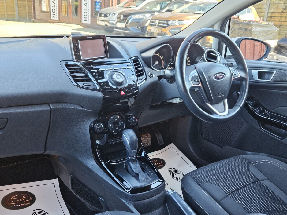2016 Ford Fiesta - image 22