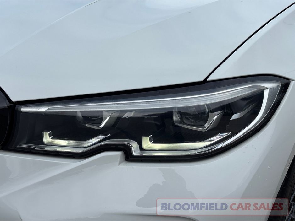 2019 BMW 3 Series - image 15