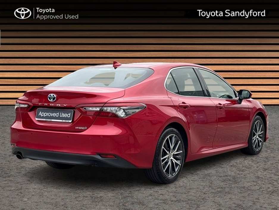 2022 Toyota Camry - image 2