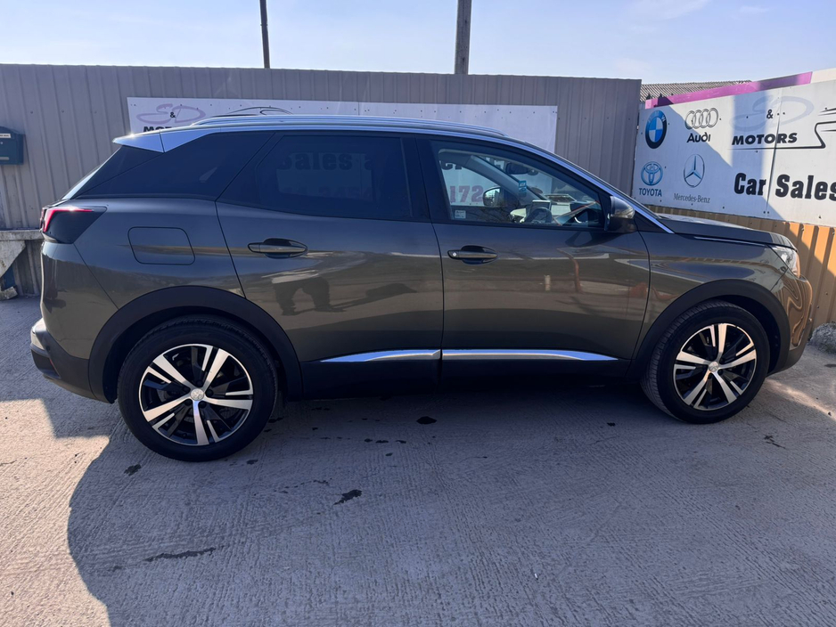 2018 Peugeot 3008 - image 3