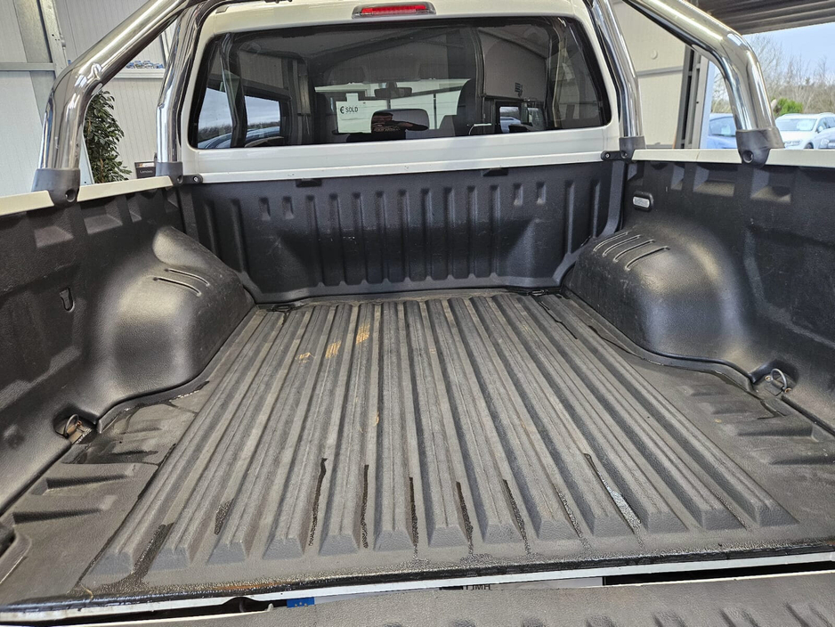 2019 Volkswagen Amarok - image 4