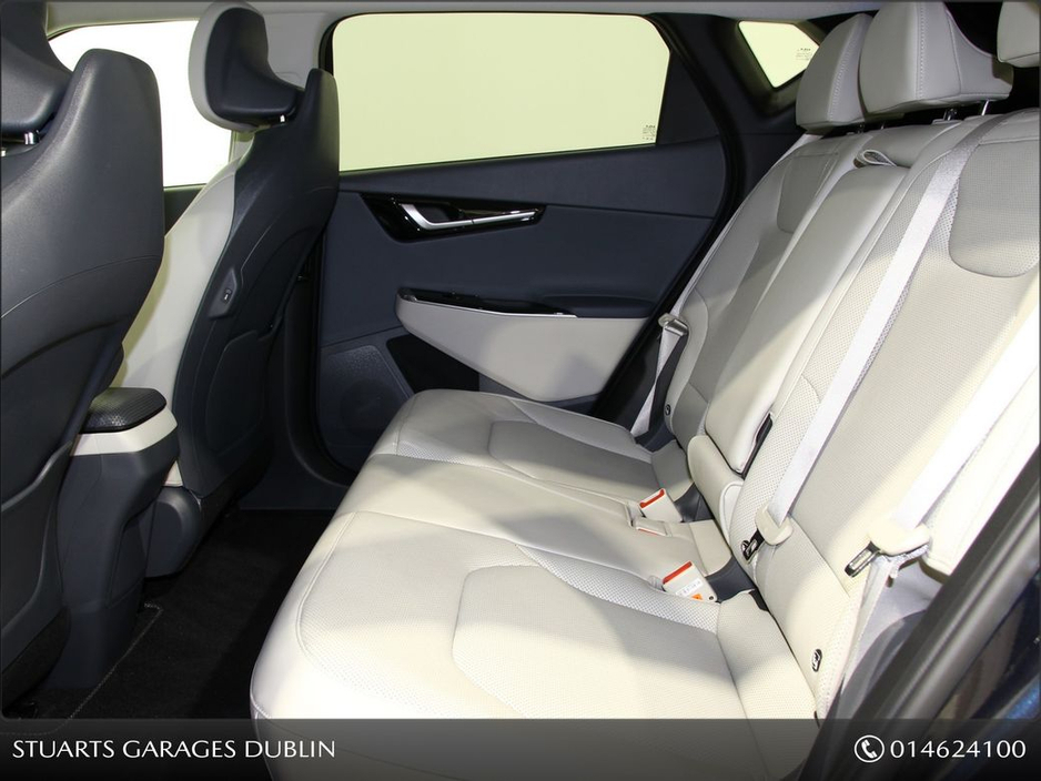2023 Kia EV6 - image 5