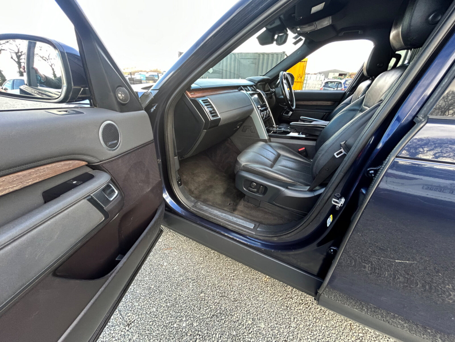2019 Land Rover Discovery - image 12