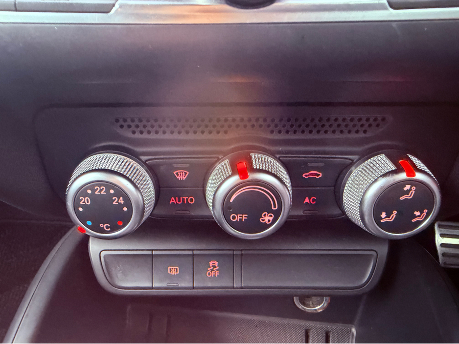 2013 Audi A1 - image 18